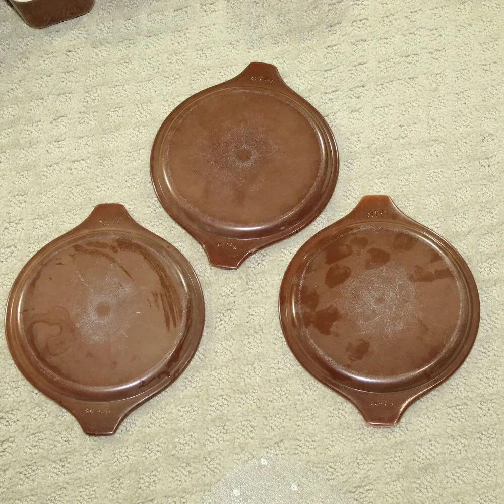 Vtg Pyrex 10 Pieces 3 Old Orchard Casserole Dishes Brown Lids, 2 Refrig w Lids
